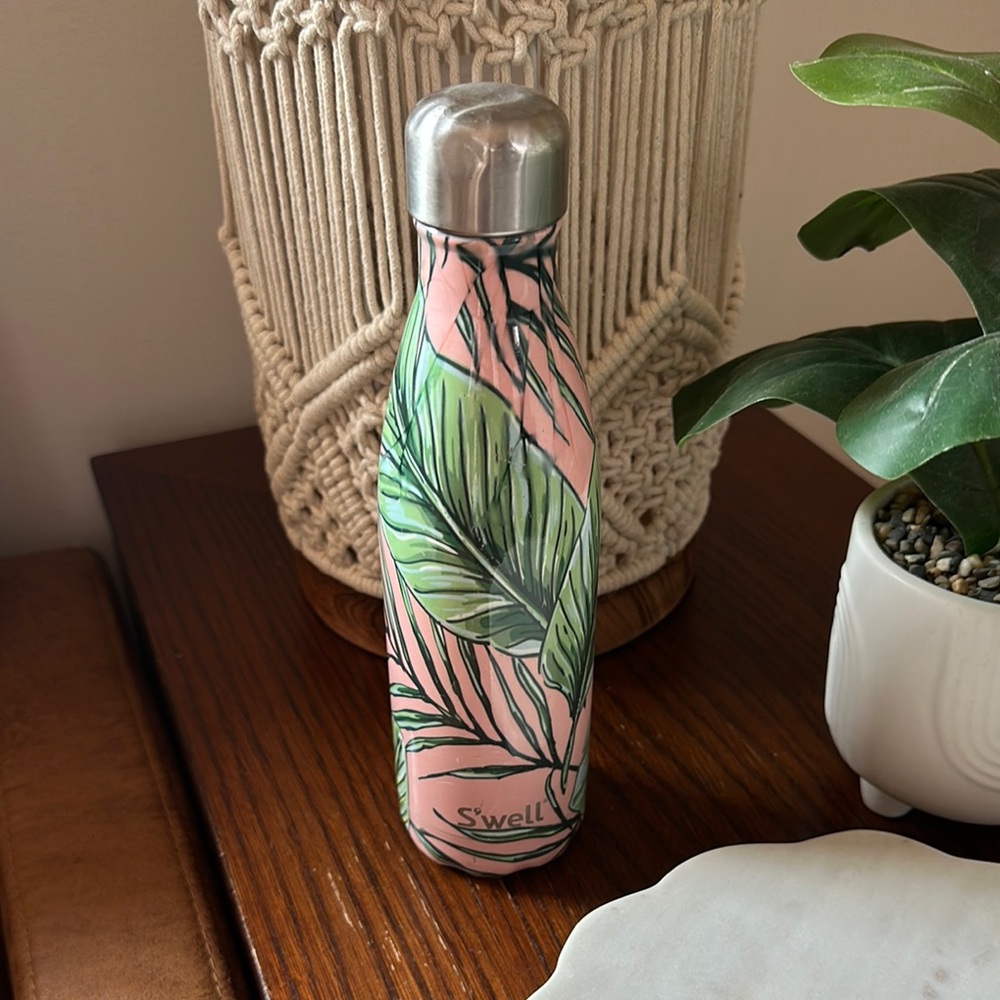 S'well Pink and Green Tropical Leaf Water Bottle 17oz